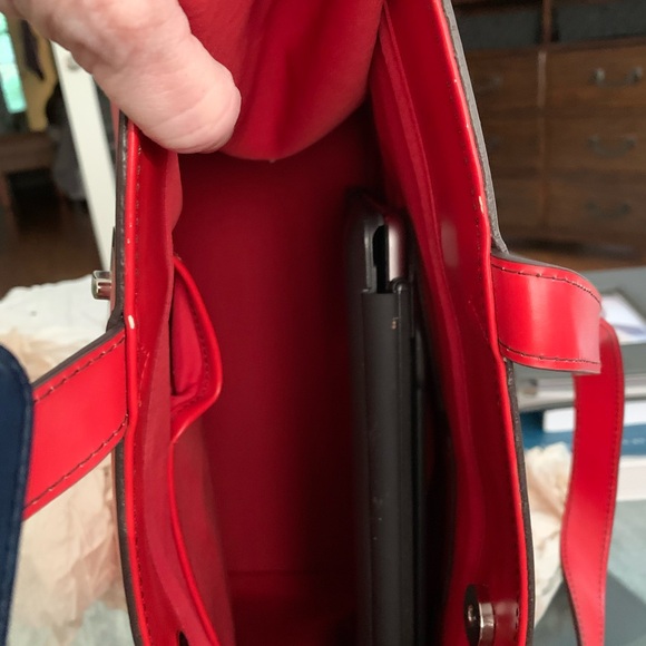 Wilson's bright orange ladies leather brief case.  Striking color.  Fully lined. - Picture 11 of 11